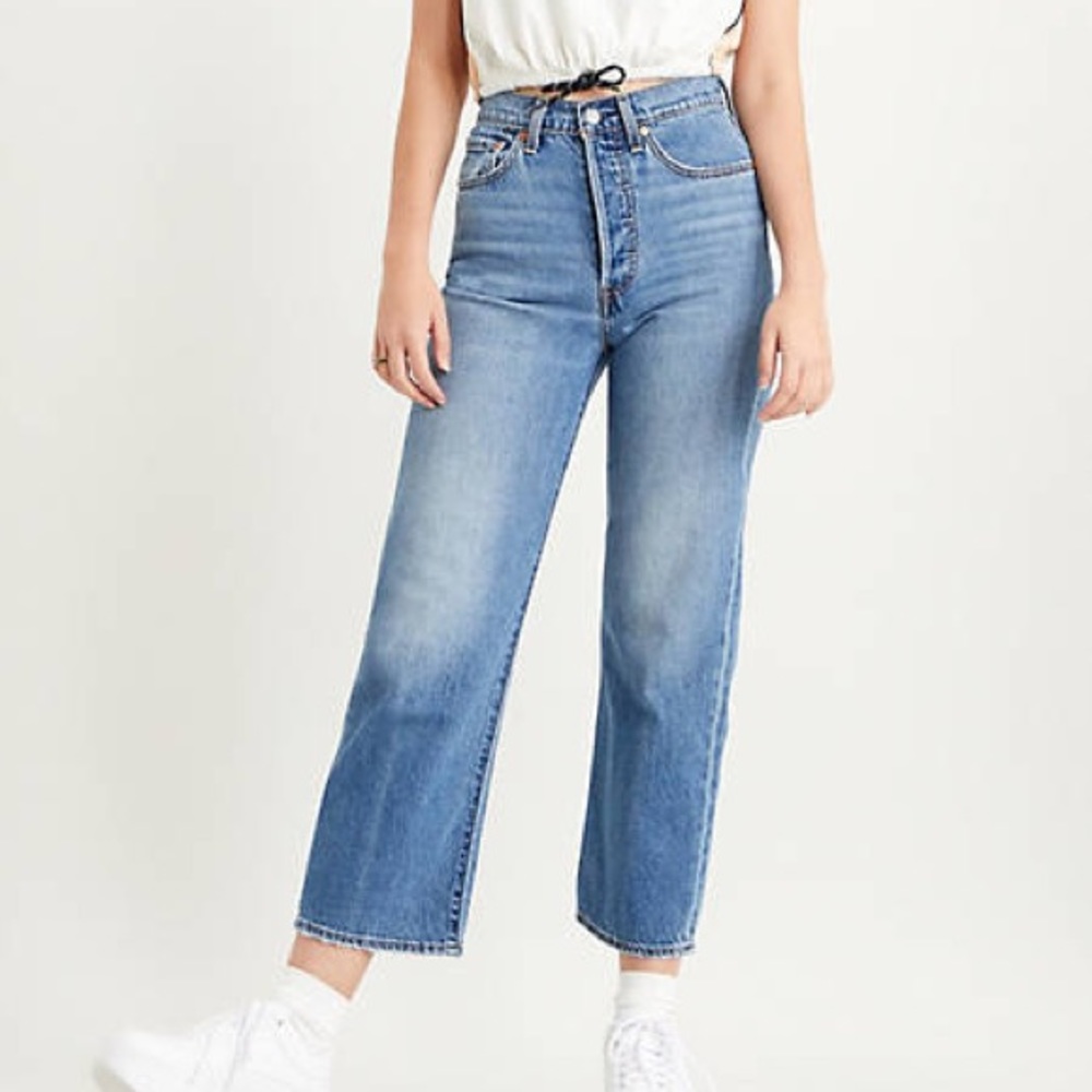 LEVIS Ribcage Straight Jean in At The Ready Wash
